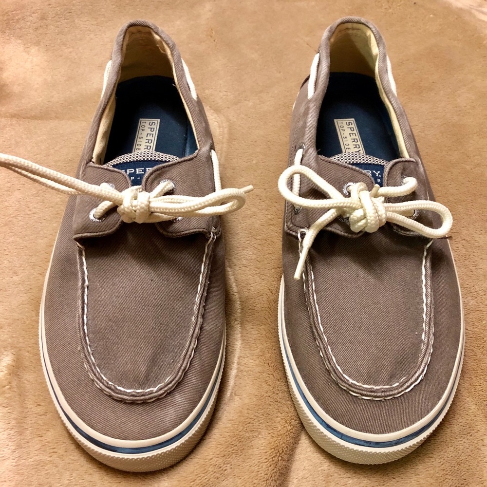 Men's 10.5 Sperry Halyard Lace up Grey Boat Shoe